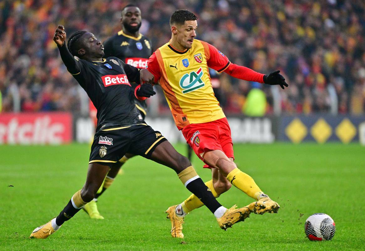 蒙彼利埃客场战胜里尔,取得关键胜利的简单介绍