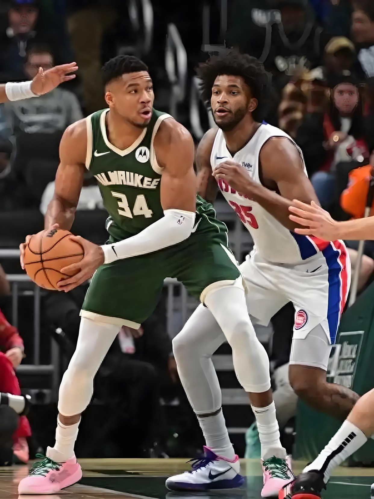 字母哥惊艳全场，冲击季后赛助攻爆棚，鹈鹕逆转取胜！