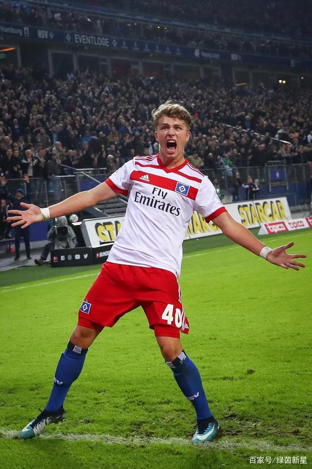 关于莱万多夫斯基连续十场比赛得分超过反败为胜,拜仁不断突破!比赛高潮迭起的信息