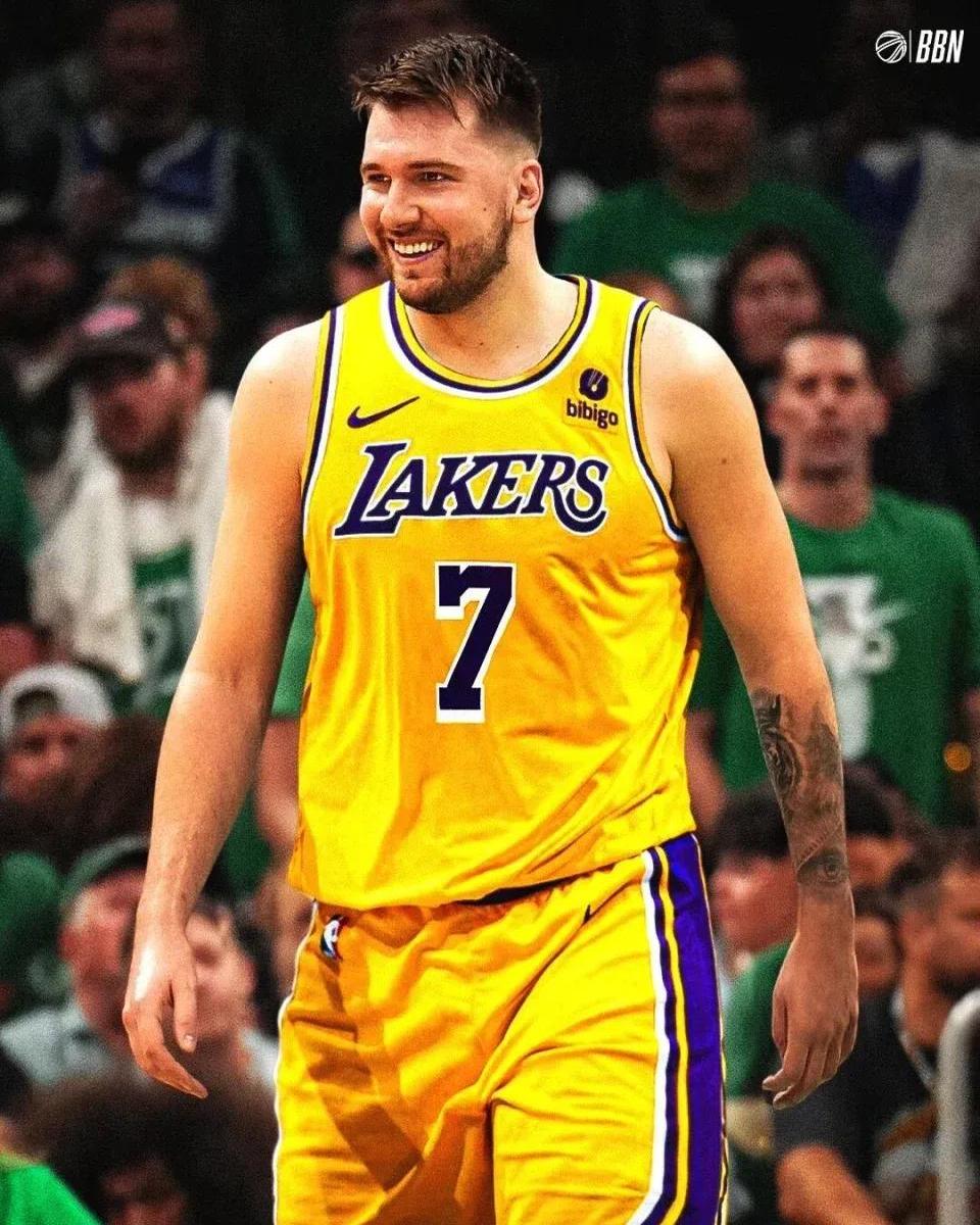 东契奇在湖人比赛中重返赛场,重返赛场引发热议!再创辉煌时刻的简单介绍